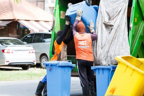Composting organic waste in Turnham Green
